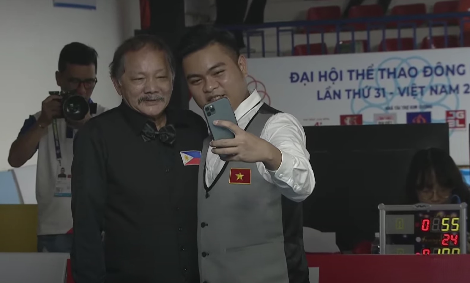 Cơ thủ Việt Nam giành chiến thắng trước huyền thoại Efren Reyes