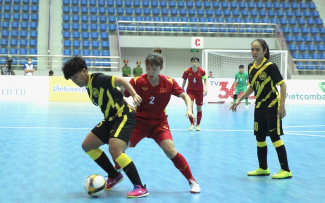 Đánh bại Malaysia, ĐT Việt Nam dẫn đầu bảng xếp hạng futsal nữ SEA Games 31