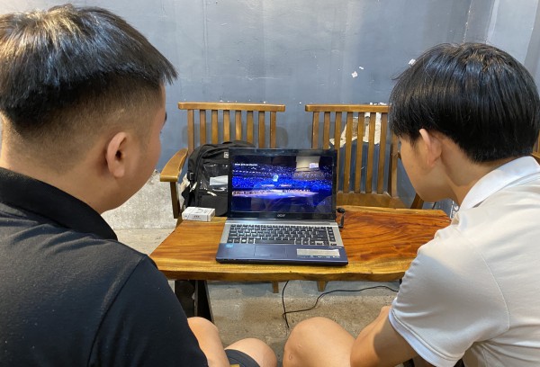 Bạn trẻ bắt đầu những ngày ăn ngủ cùng World Cup 2022