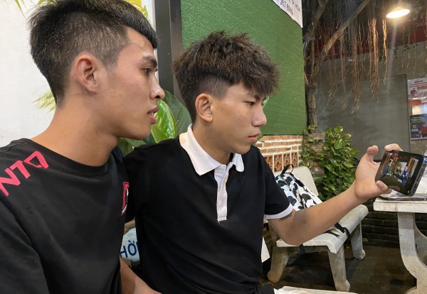 Bạn trẻ bắt đầu những ngày ăn ngủ cùng World Cup 2022