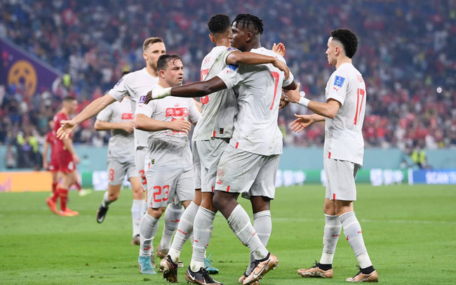Bảng G World Cup 2022 - Serbia 2-3 Thụy Sĩ: Đôi công tạo mưa bàn thắng!