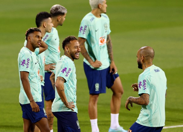 Brazil của Neymar sẽ tránh được vết xe đổ của Messi - Argentina?