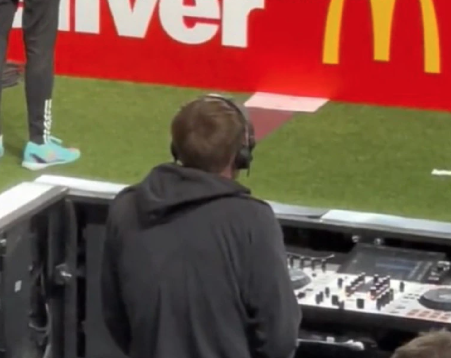 CĐV choáng ngợp với dàn điều hòa hiện đại ở các sân World Cup 2022