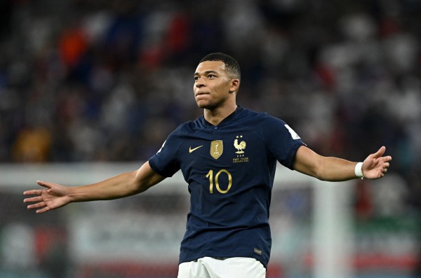 Mbappe tỏa sáng rực rỡ đưa tuyển Pháp vào tứ kết World Cup 2022
