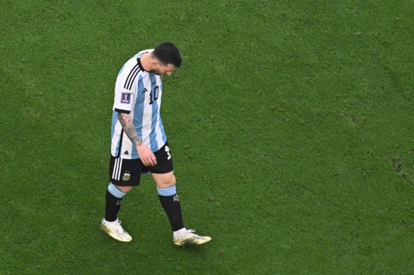 Messi lập kỷ lục World Cup trong ‘ngày ác mộng’ trước Ả Rập Xê Út