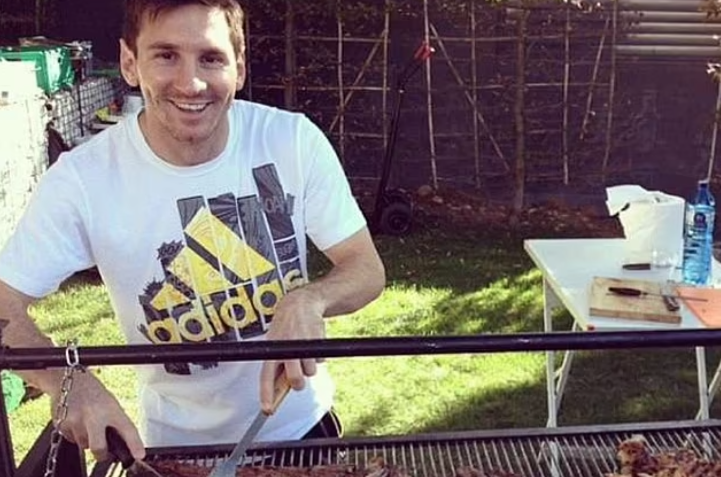 Messi và Suarez cùng đội tuyển mang cả tấn thịt đến World Cup 2022 ở Qatar