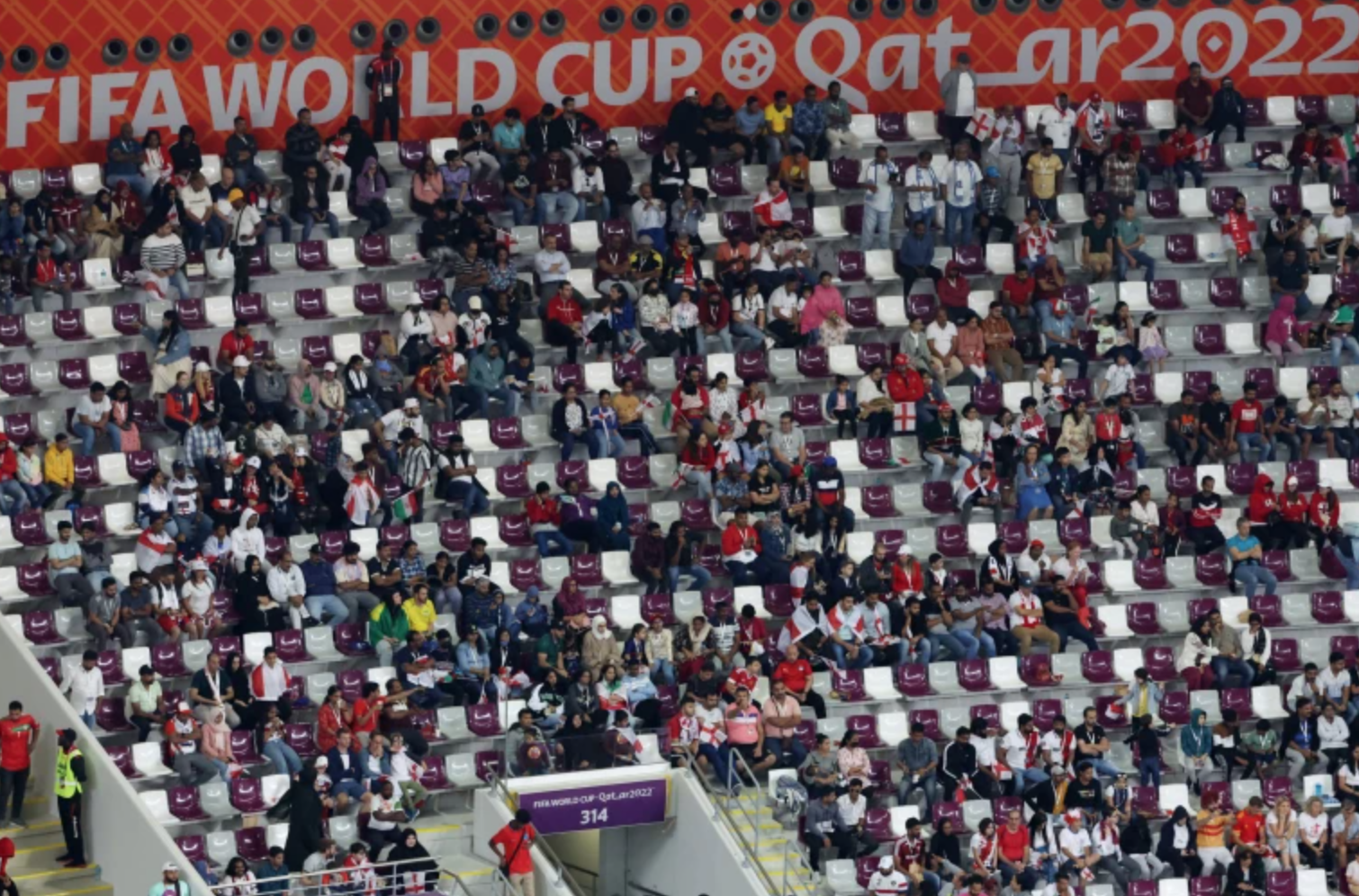 Qatar và FIFA bị soi về việc hơn 17.000 CĐV "biến mất" tại sân World Cup 2022