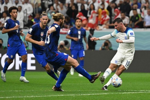 World Cup 2022: Neville và Keane chỉ trích HLV tuyển Anh vì bỏ quên Foden