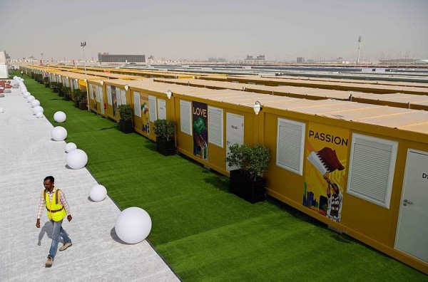 World Cup 2022: Qatar hoàn tiền cho CĐV ở trong container thiếu tiện nghi