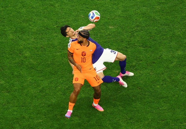 Depay gây phẫn nộ vì đánh vào mặt cầu thủ Nhật Bản, video lộ chứng cứ ‘rành rành’: VAR bị réo tên Depay gây phẫn nộ vì đánh vào mặt cầu thủ Nhật Bản, video lộ chứng cứ ‘rành rành’: VAR bị réo tên
