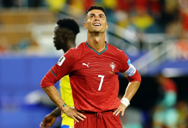 Mẹ của Ronaldo bảo vệ con trai giữa cơn bão chỉ trích: ‘Chúng tôi từng đi lên từ tận đáy…’