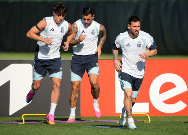 Messi bất ngờ không họp báo trước World Cup 2026, HLV Scaloni nói gì? Messi bất ngờ không họp báo trước World Cup 2026, HLV Scaloni nói gì?