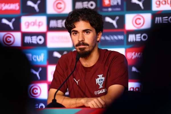 Ronaldo và Bồ Đào Nha ‘mang’ Diogo Jota đến World Cup 2026: Hành động đặc biệt khiến khán giả rơi lệ! Ronaldo và Bồ Đào Nha ‘mang’ Diogo Jota đến World Cup 2026: Hành động đặc biệt khiến khán giả rơi lệ!