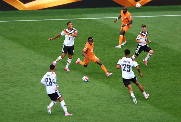 Đội tuyển Đức bị chê thiếu fair-play: Gần giống cách 'sao Thái Lan' Supachok sút tung lưới tuyển Việt Nam Đội tuyển Đức bị chê thiếu fair-play: Gần giống cách 'sao Thái Lan' Supachok sút tung lưới tuyển Việt Nam