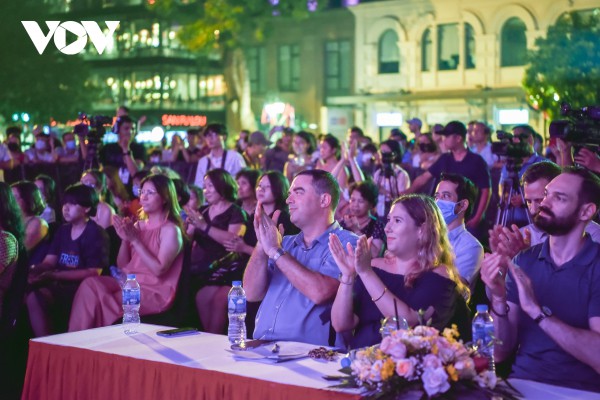 Ban nhạc Israel GUTE GUTE cháy hết mình trong đêm diễn tại Hà Nội
