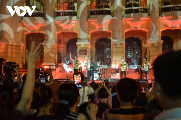 Ban nhạc Israel GUTE GUTE cháy hết mình trong đêm diễn tại Hà Nội