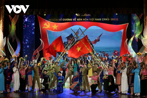 Chương trình nghệ thuật "Đề cương về văn hoá Việt Nam – Những dấu ấn lịch sử"
