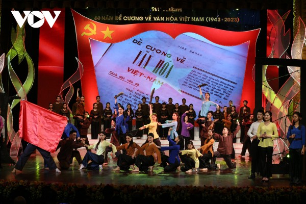 Chương trình nghệ thuật "Đề cương về văn hoá Việt Nam – Những dấu ấn lịch sử"