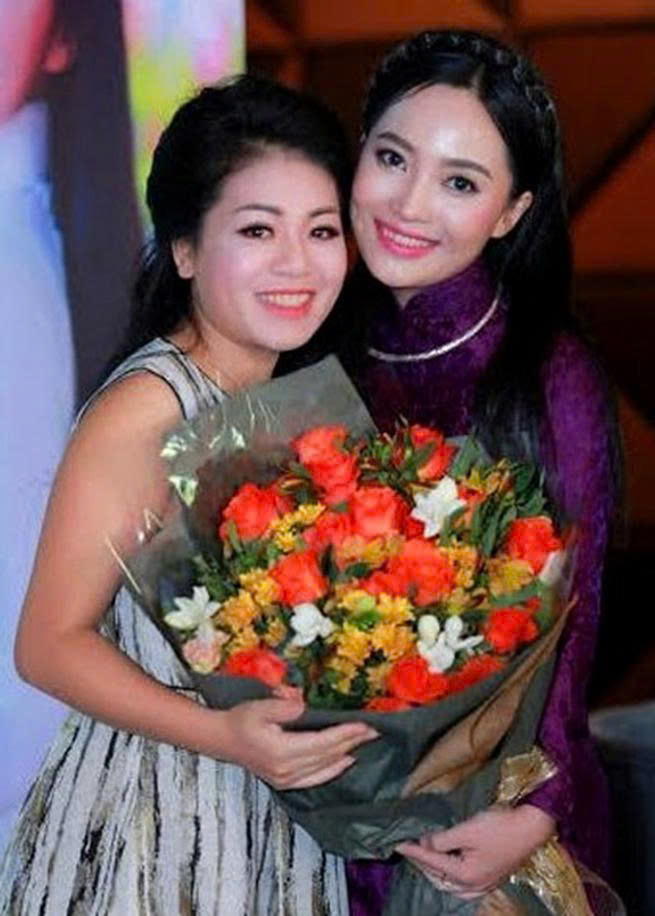 Giữa Nha Trang nghe tiếng hát Bạch Trà