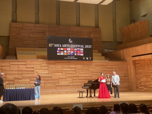 Học trò Tân Nhàn giành 3 cúp Vàng thanh nhạc quốc tế tại Singapore