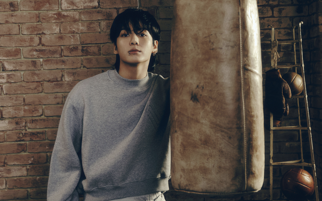 Jungkook (BTS) - Nam nghệ sĩ solo châu Á trụ hạng lâu nhất trên Billboard 200