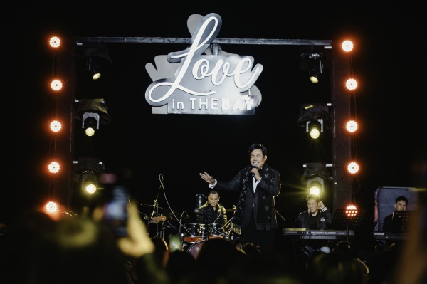 Quang Lê hát loạt tình khúc bất hủ ở “Love in the Bay”, tiết lộ về liveshow sắp tới ở Hà Nội