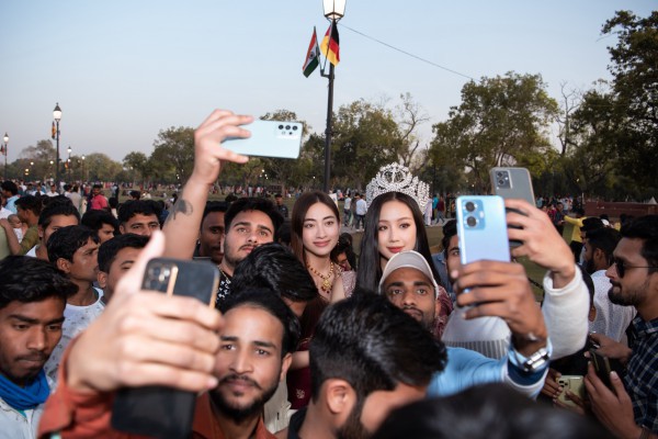 Hoa hậu Bảo Ngọc khi công tác tại Ấn Độ: Nhan sắc thăng hạng, ghi điểm bởi một hành động đặc biệt