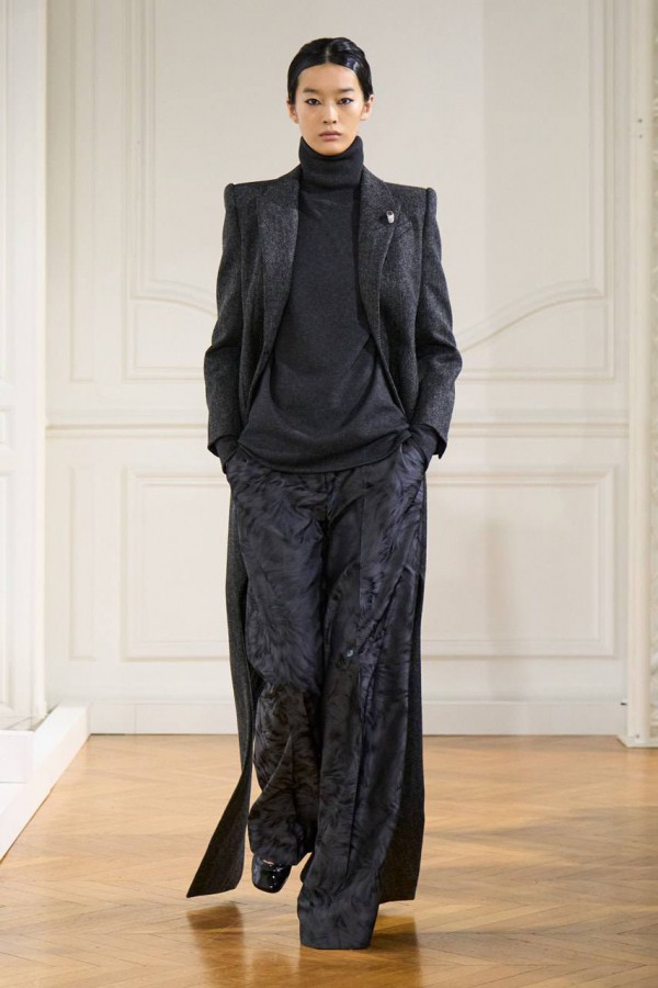 Không có giám đốc sáng tạo, Givenchy vẫn khiến người hâm mộ trầm trồ