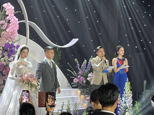 Nam MC đám cưới Quang Hải: “Chúa tể ngôn từ”, bật mí trò chơi đặc biệt nhất tiệc cưới