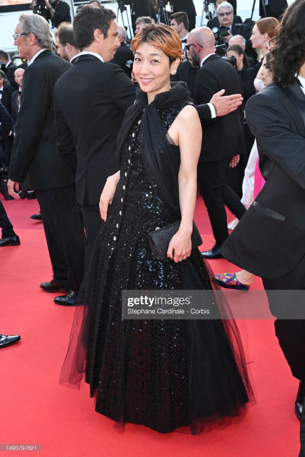 Thảm đỏ bế mạc LHP Cannes 2023: Phạm Băng Băng như “thiên nga đen”, Orlando Bloom và gia đình đạo diễn Trần Anh Hùng...