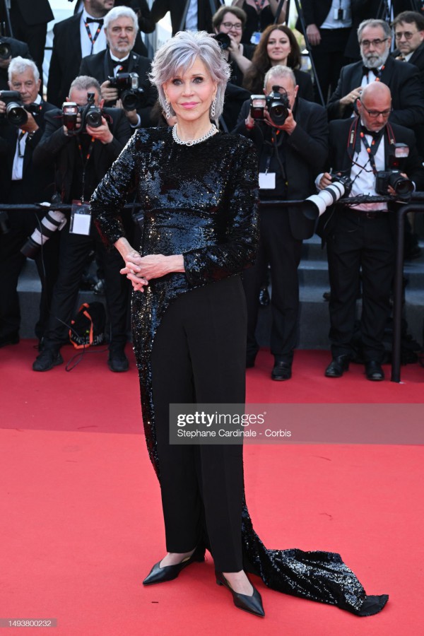 Thảm đỏ bế mạc LHP Cannes 2023: Phạm Băng Băng như “thiên nga đen”, Orlando Bloom và gia đình đạo diễn Trần Anh Hùng...