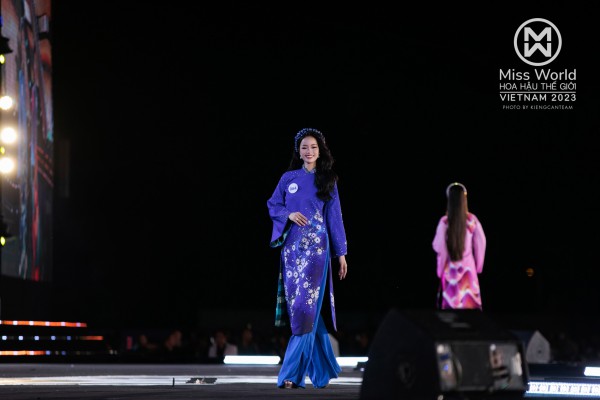 Mãn nhãn BST "Sóng" của NTK Việt Hùng trong đêm CK Miss World Vietnam 2023