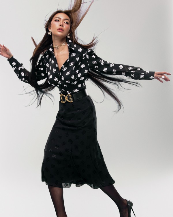 Minh Tú khoe vòng eo "con kiến" trong bộ ảnh mới