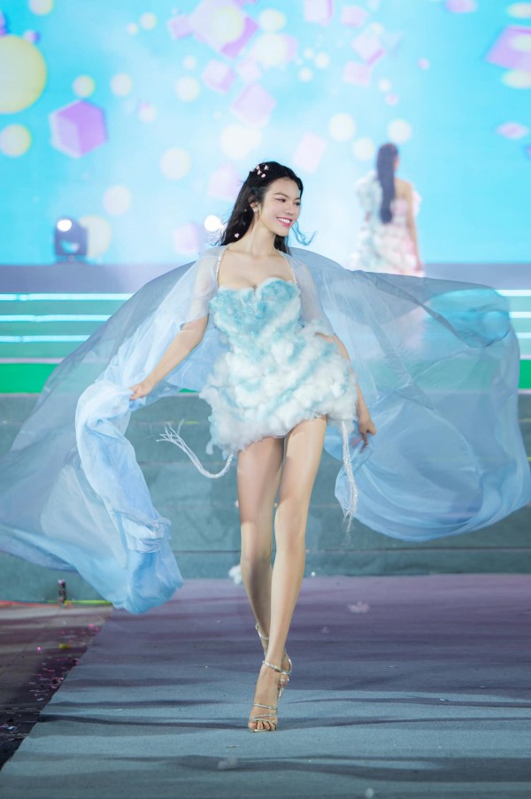 Nhan sắc trong trẻo của mỹ nhân Việt 19 tuổi thi Hoa hậu Chuyển giới Quốc tế
