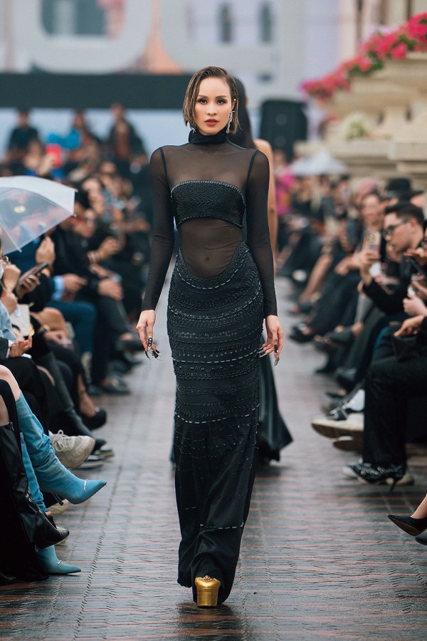 Nhiều năm rời xa sàn catwalk, Ngọc Hân, Thúy Hương tái xuất làm vedette