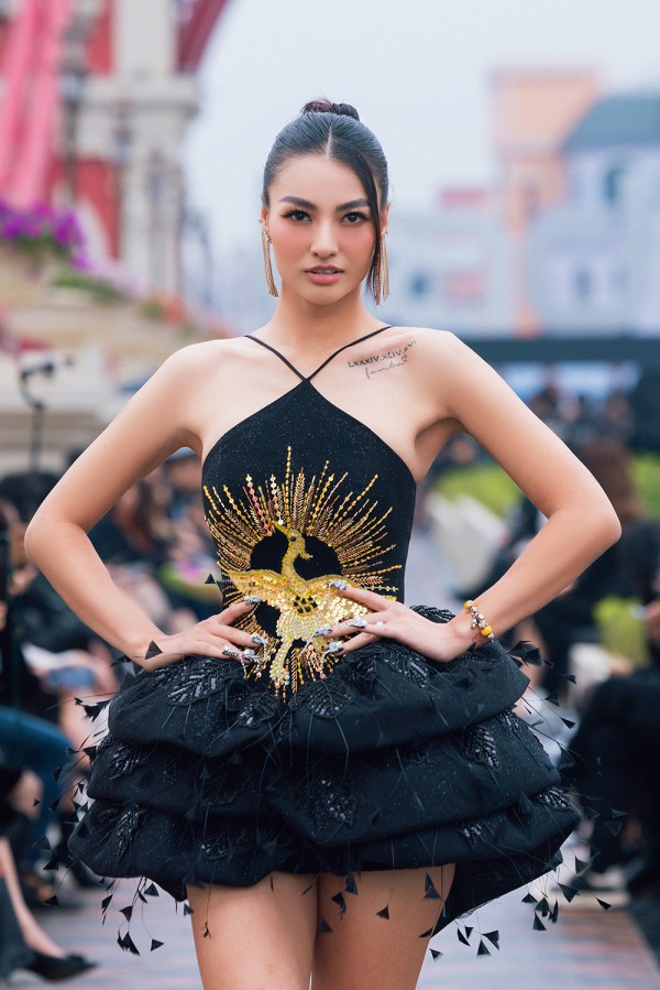 Nhiều năm rời xa sàn catwalk, Ngọc Hân, Thúy Hương tái xuất làm vedette