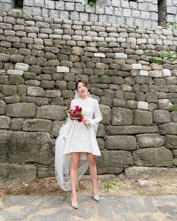 So kè những mẫu váy cưới của nữ chính phim Hàn đầu năm 2024