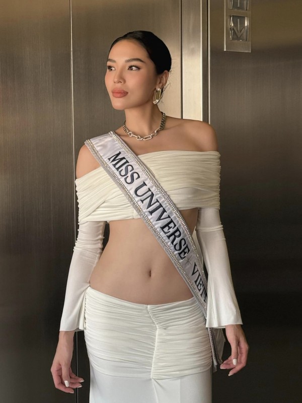 Thời trang ấn tượng của Kỳ Duyên tại Miss Universe 2024