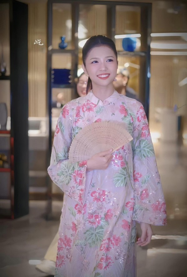 Thời trang của Suni Hạ Linh tại Đạp gió 2024