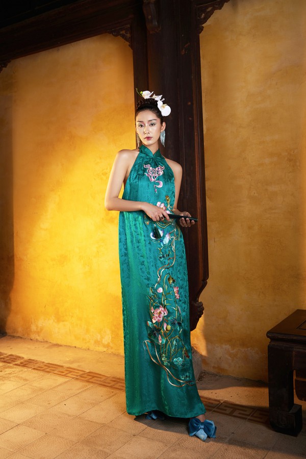 Áo dài Cao hoạ Pháp Lam tôn vinh di sản Huế