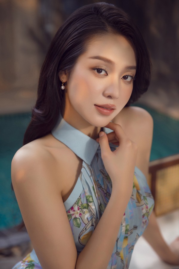 Hoa hậu Thanh Thủy đẹp gợi cảm trong bộ ảnh mới