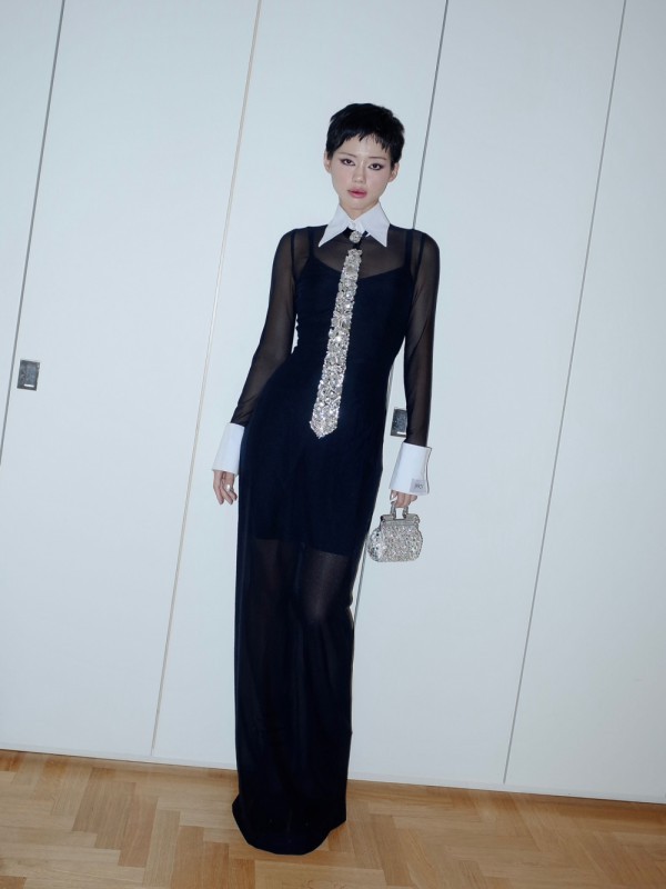 Khánh Linh diện trang phục Kim Kardashian thiết kế tại Milan Fashion Week