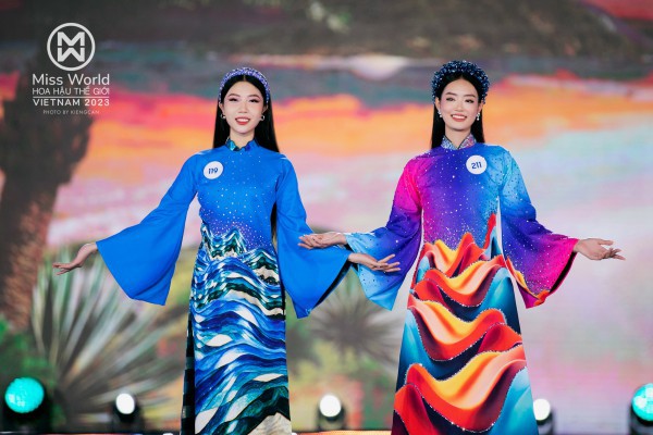 Mãn nhãn BST “Sóng” của NTK Việt Hùng trong đêm CK Miss World Vietnam 2023 Mãn nhãn BST “Sóng” của NTK Việt Hùng trong đêm CK Miss World Vietnam 2023