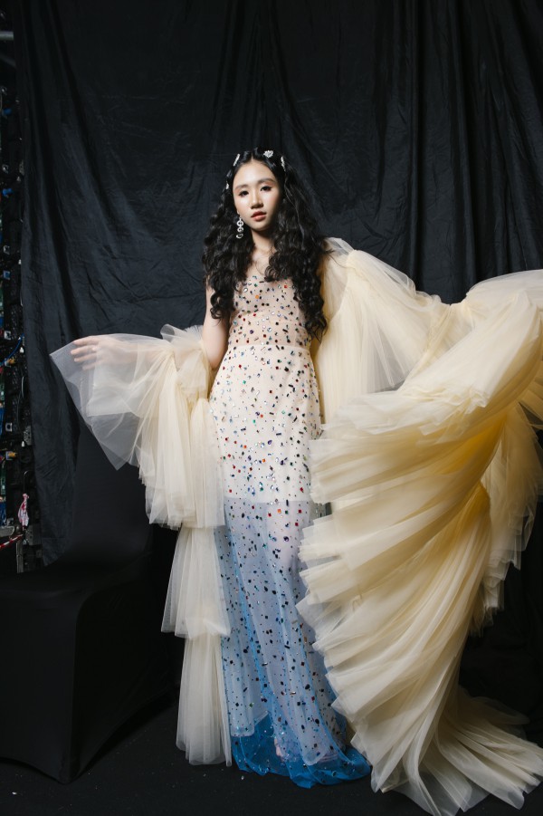 Mẫu nhí Đặng Minh Anh hóa thân thành công chúa trên sàn diễn thời trang Mẫu nhí Đặng Minh Anh hóa thân thành công chúa trên sàn diễn thời trang