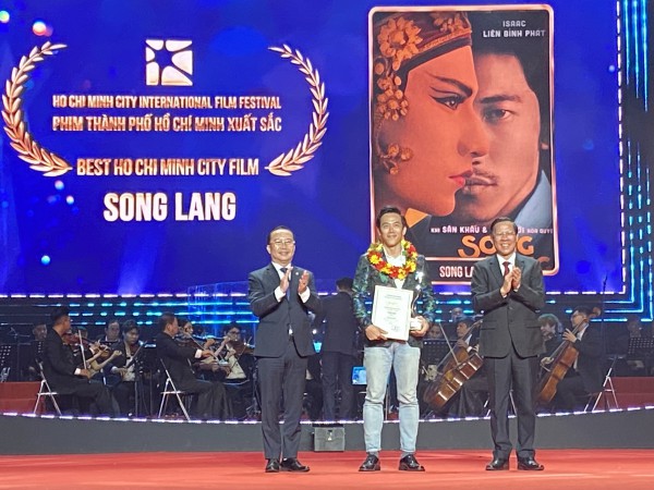 'Song lang' thắng giải Phim TP.HCM, Philippines giành 'Ngôi sao vàng' HIFF
