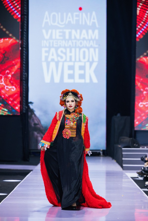 3 nhà thiết kế trẻ khuấy động sàn diễn khai mạc Vietnam International Fashion Week