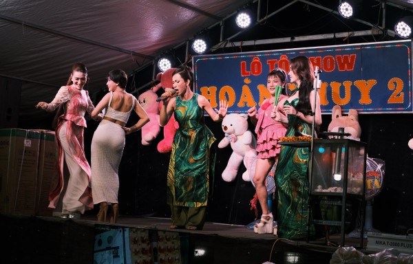 Bà bầu Lộ Lộ: Tôi chuẩn bị tâm lý cho việc lô tô bị AI thay thế