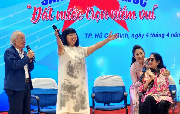 Bản tam ca đặc biệt của nhạc sĩ Phạm Minh Tuấn, ca sĩ Cẩm Vân, Thanh Thúy