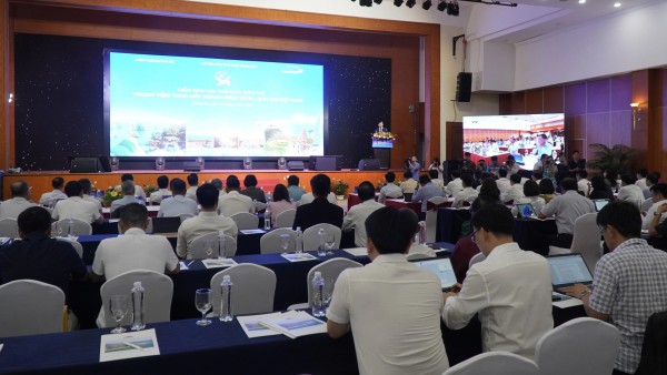 Báo chí tạo cú hích đưa du lịch Việt vươn xa Báo chí tạo cú hích đưa du lịch Việt vươn xa
