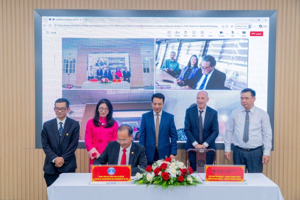 Bảo tàng Pháp thỏa thuận chuyển giao tài liệu quý về Hoàng thành cho Huế